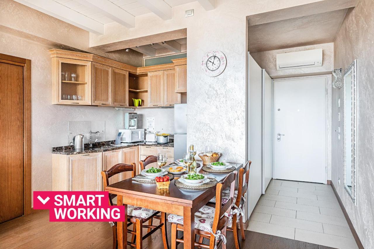 Warda C11 Apartment By Wonderful Italy Desenzano del Garda Kültér fotó